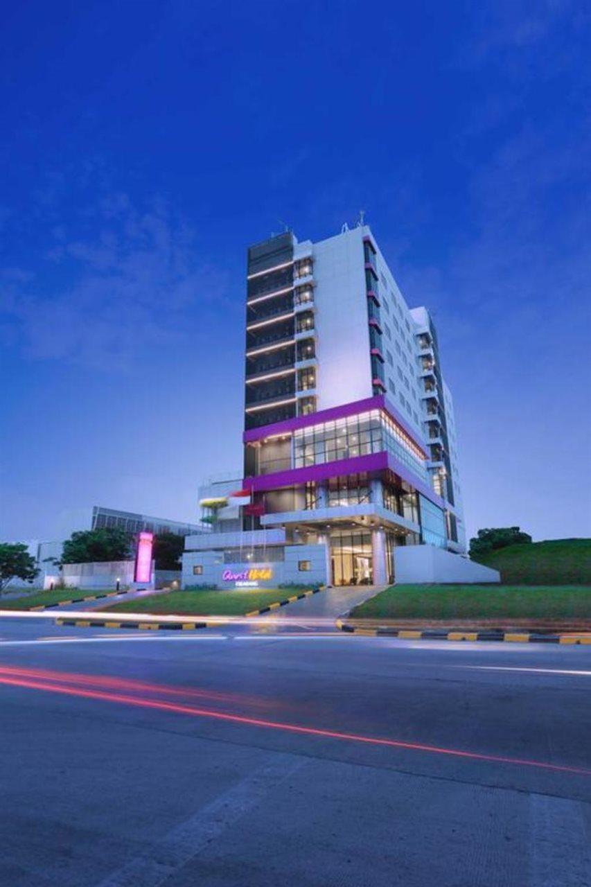 Quest Prime Cikarang By Aston Hotel Bekasi Exterior photo