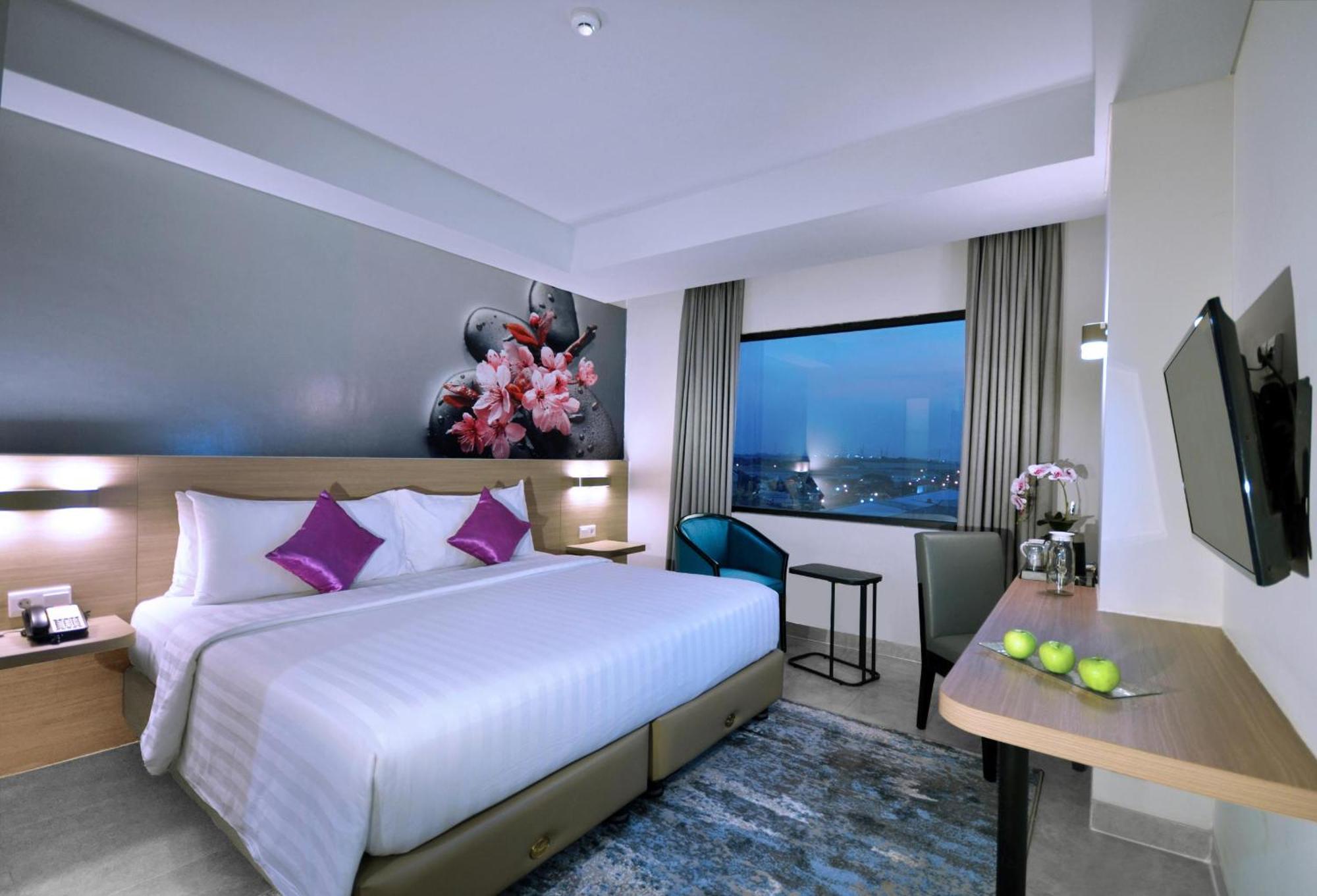 Quest Prime Cikarang By Aston Hotel Bekasi Exterior photo