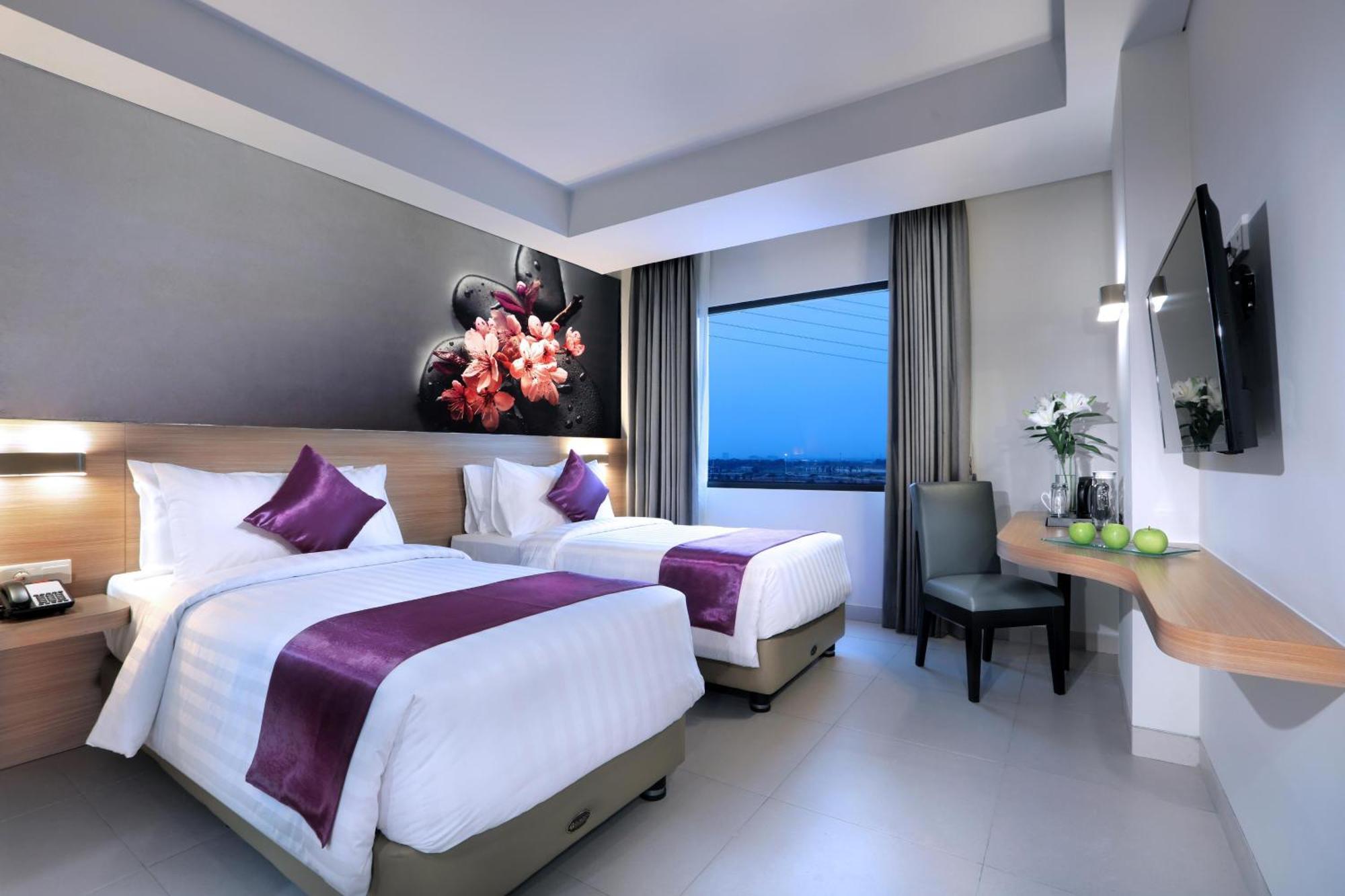 Quest Prime Cikarang By Aston Hotel Bekasi Exterior photo