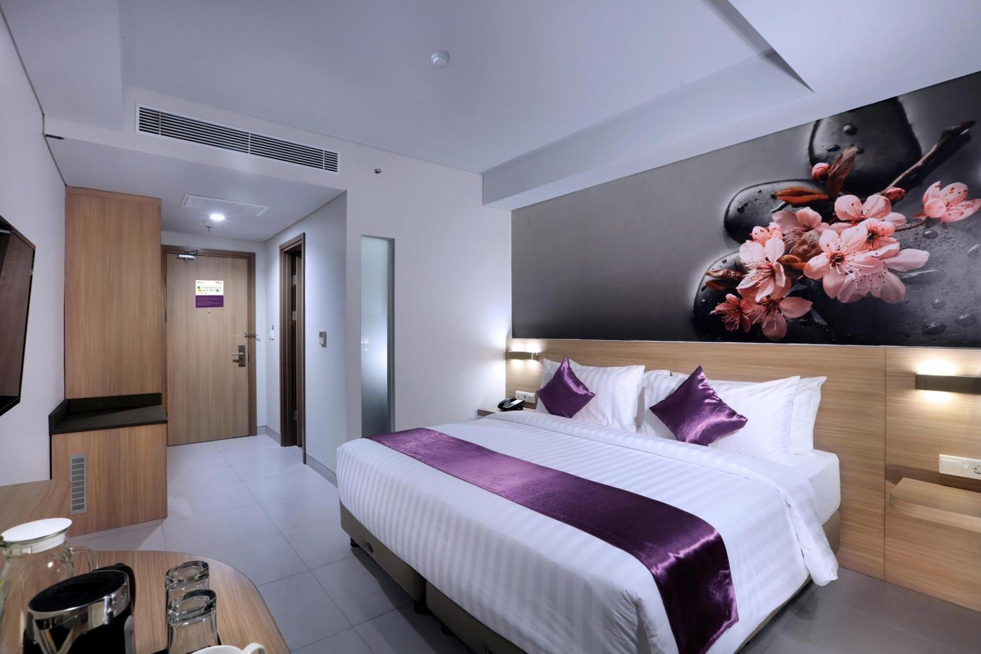 Quest Prime Cikarang By Aston Hotel Bekasi Exterior photo