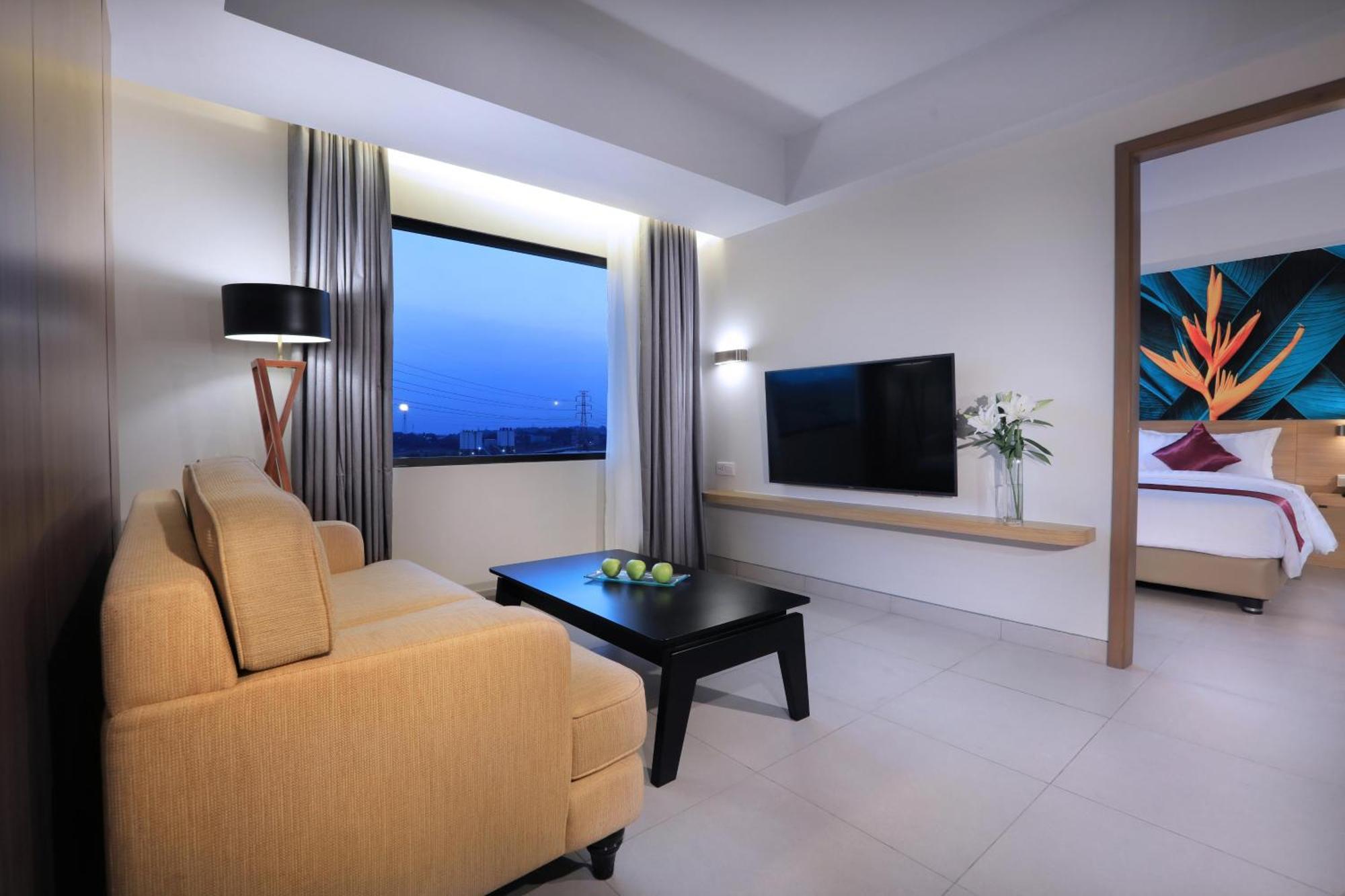 Quest Prime Cikarang By Aston Hotel Bekasi Exterior photo