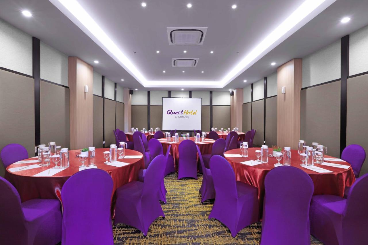 Quest Prime Cikarang By Aston Hotel Bekasi Exterior photo